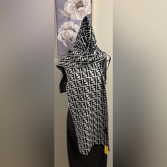 Elegant Black and gray F F monogram logo reversible winter scarf silk wool NEW - Picture 4 of 10